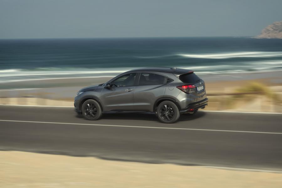  Honda HR-V Sport 2018 года  (EU) (фото 2 из 40)
